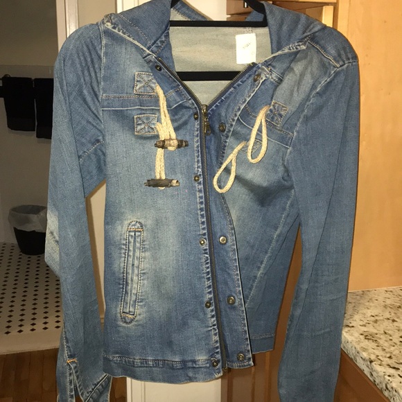 Yargici Jackets & Blazers - Hooded Denim Jacket with Zipper Closure Yargici Jackets & Blazers - Hooded Denim Jacket with Zipper Closure